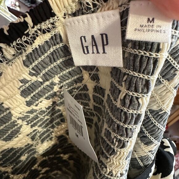 GAP Women's Square Neck Smocked Black Floral Print Top Size M NWT - Picture 4 of 7